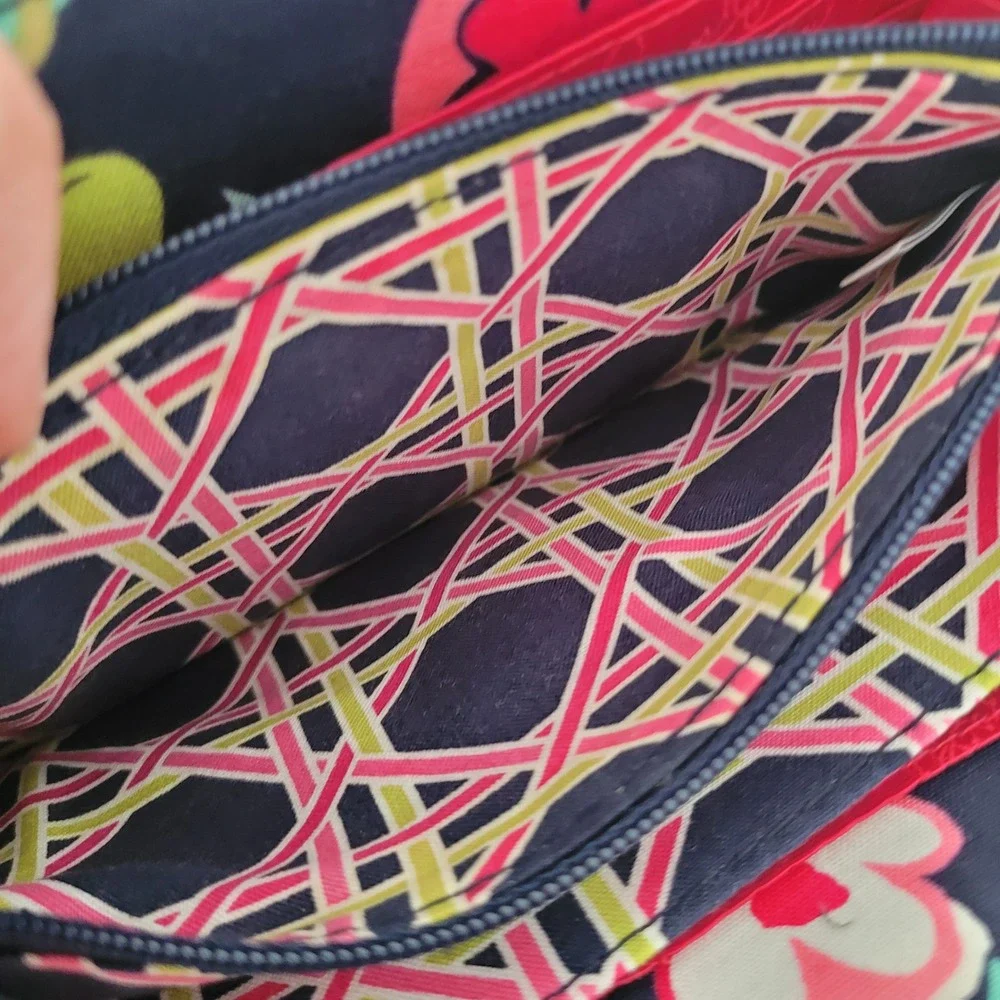 Vera Bradley Tutti Frutti Floral Quilted Zip Around Wallet Navy Pink Blue - Picture 6 of 9